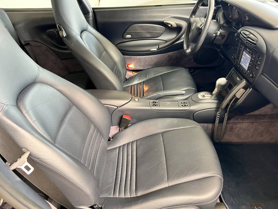 Image 17/44 de Porsche 911 Carrera (2000)
