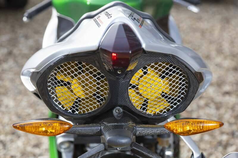 Bild 28/45 von Benelli Tornado Tre 900 (2003)