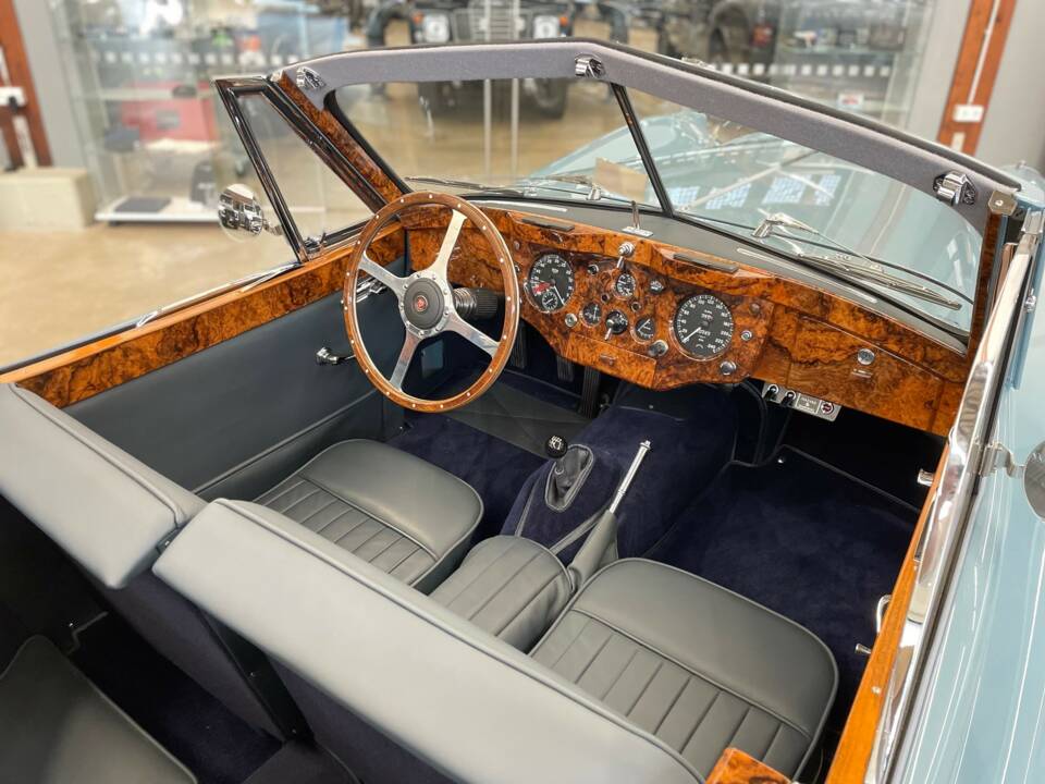 Image 4/7 of Jaguar XK 140 SE DHC (1955)