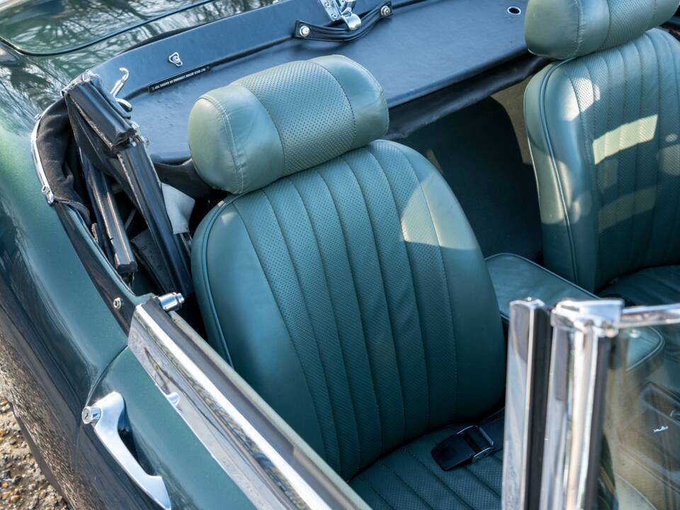 Afbeelding 18/34 van Jaguar E-Type (1971)