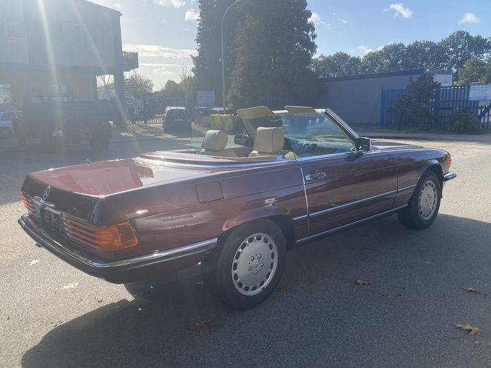 Image 5/28 de Mercedes-Benz 560 SL (1987)