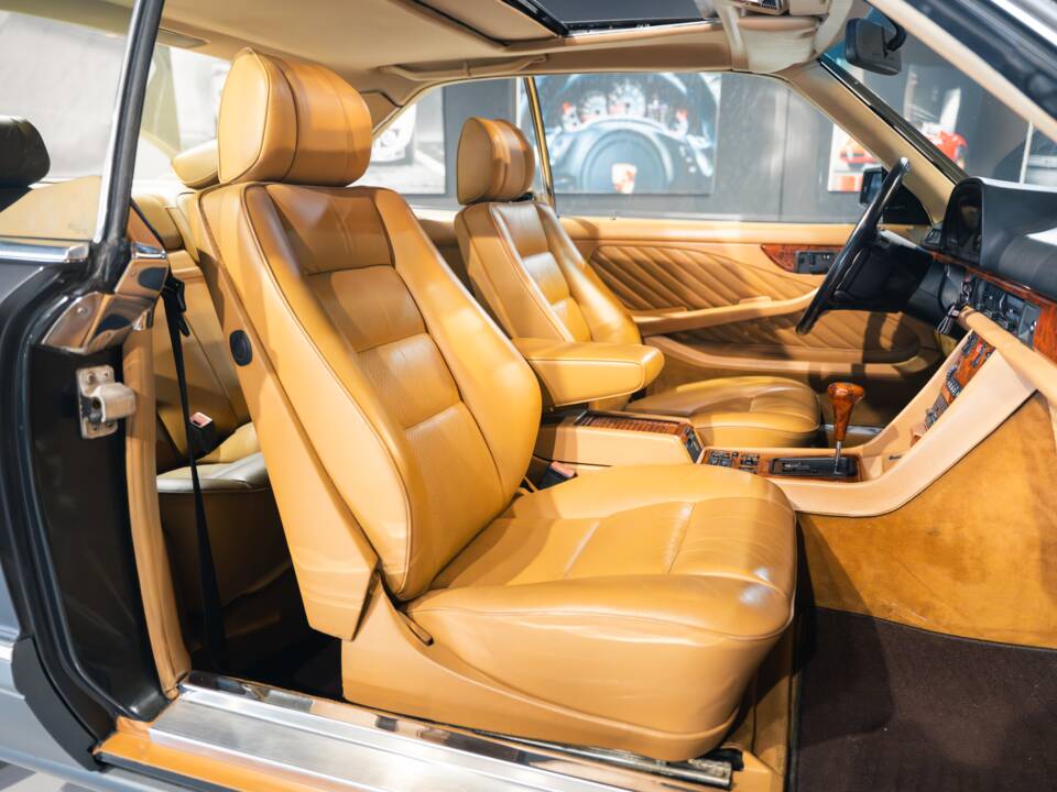 Bild 31/37 von Mercedes-Benz 560 SEC (1990)