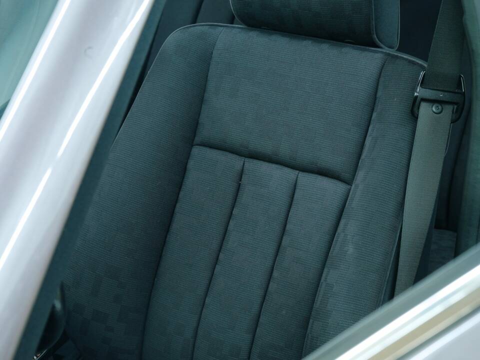 Bild 34/50 von Mercedes-Benz 400 SE (1991)