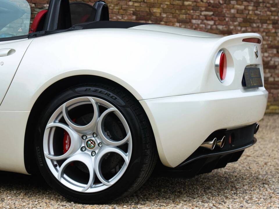 Immagine 37/50 di Alfa Romeo 8C Spider (2009)