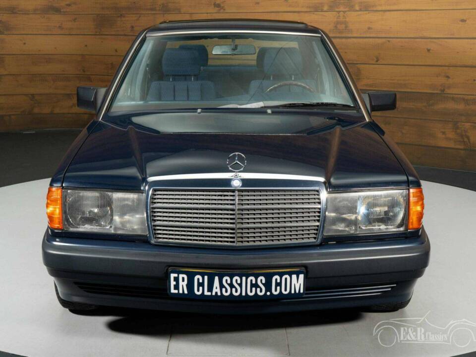 Imagen 17/19 de Mercedes-Benz 190 D (1990)