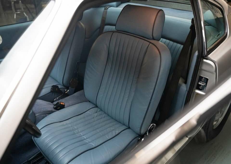 Bild 42/50 von Aston Martin V8 (1978)