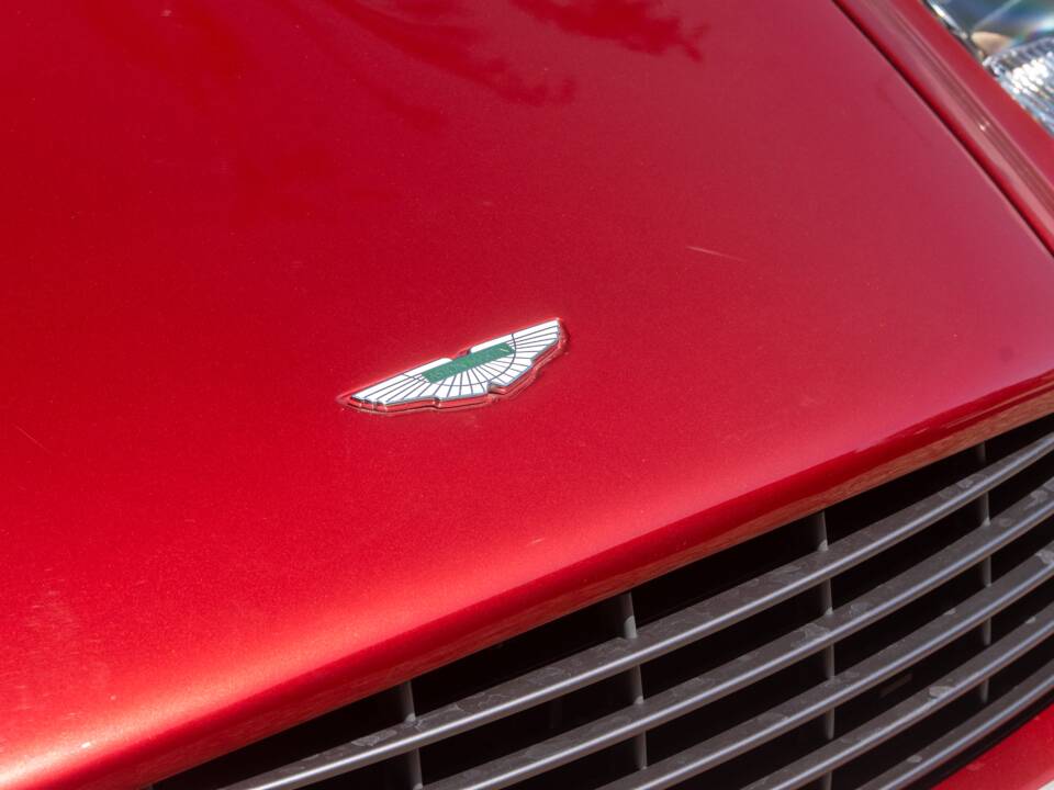 Image 40/50 of Aston Martin DB 9 Volante (2006)