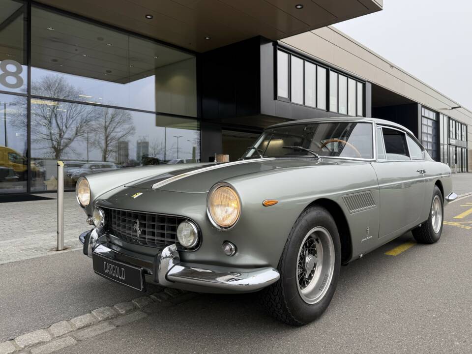 Image 4/26 of Ferrari 250 GT 2+2 (1962)