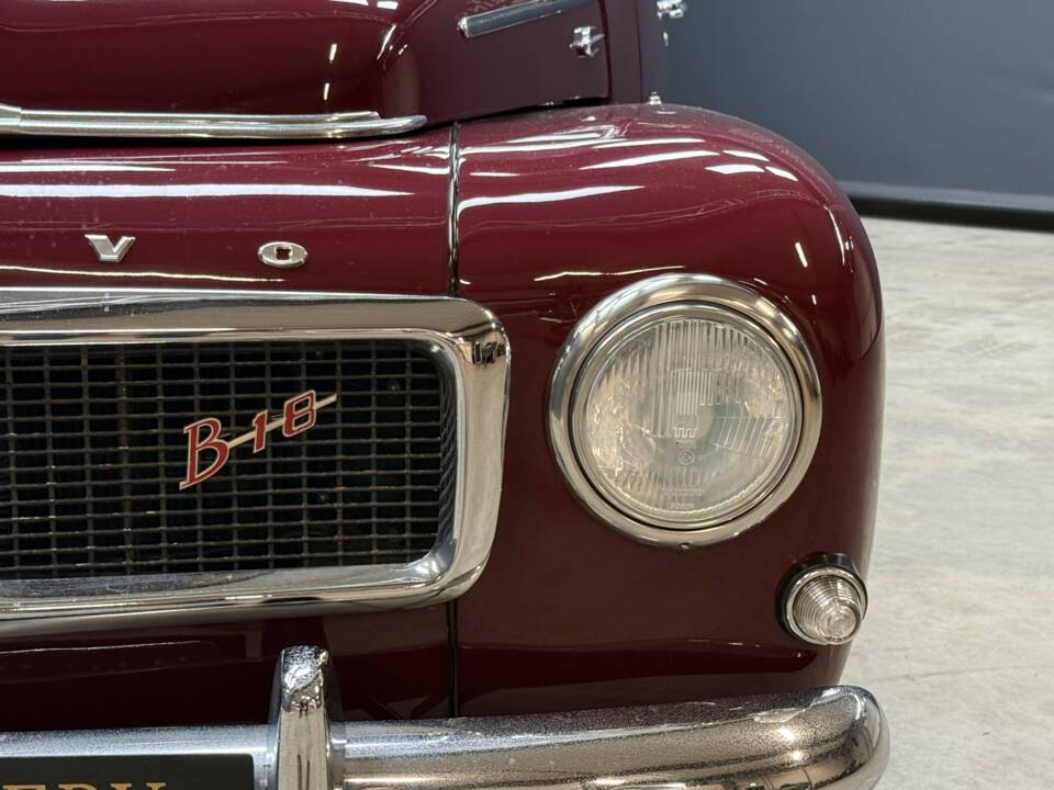 Image 18/50 of Volvo P 210 Duett (1962)