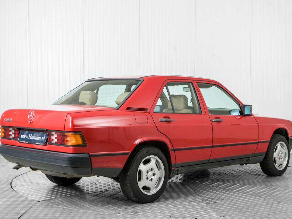 Obraz 2/50 pojazdu Mercedes-Benz 190 D (1986)
