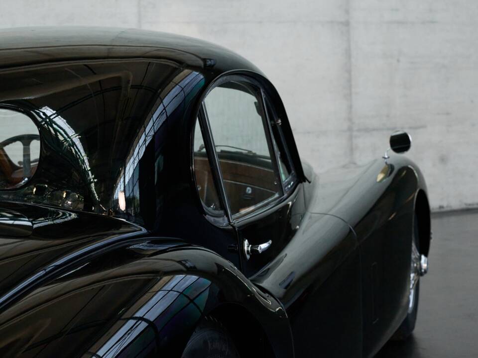 Image 30/48 of Jaguar XK 120 FHC (1954)