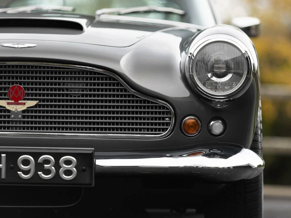 Image 37/50 of Aston Martin DB 4 (1962)