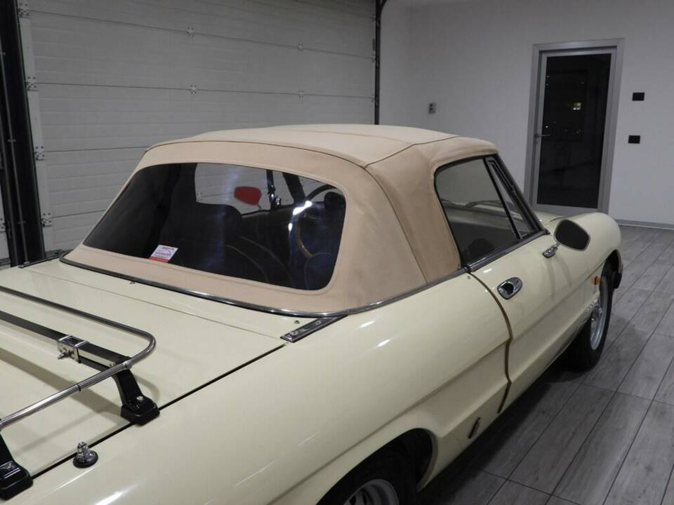 Bild 11/15 von Alfa Romeo 1.6 Spider (1983)