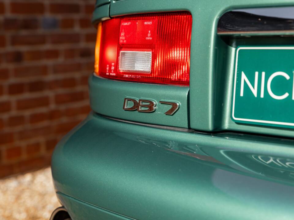 Bild 16/83 von Aston Martin DB 7 Vantage Volante (2001)
