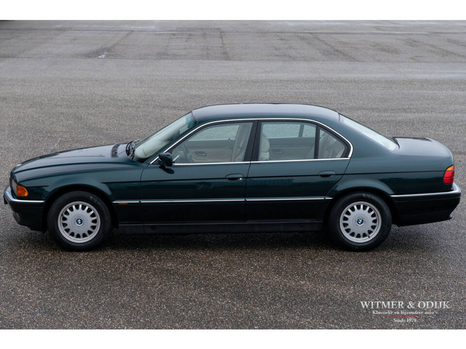 Bild 2/33 von BMW 730i (1995)