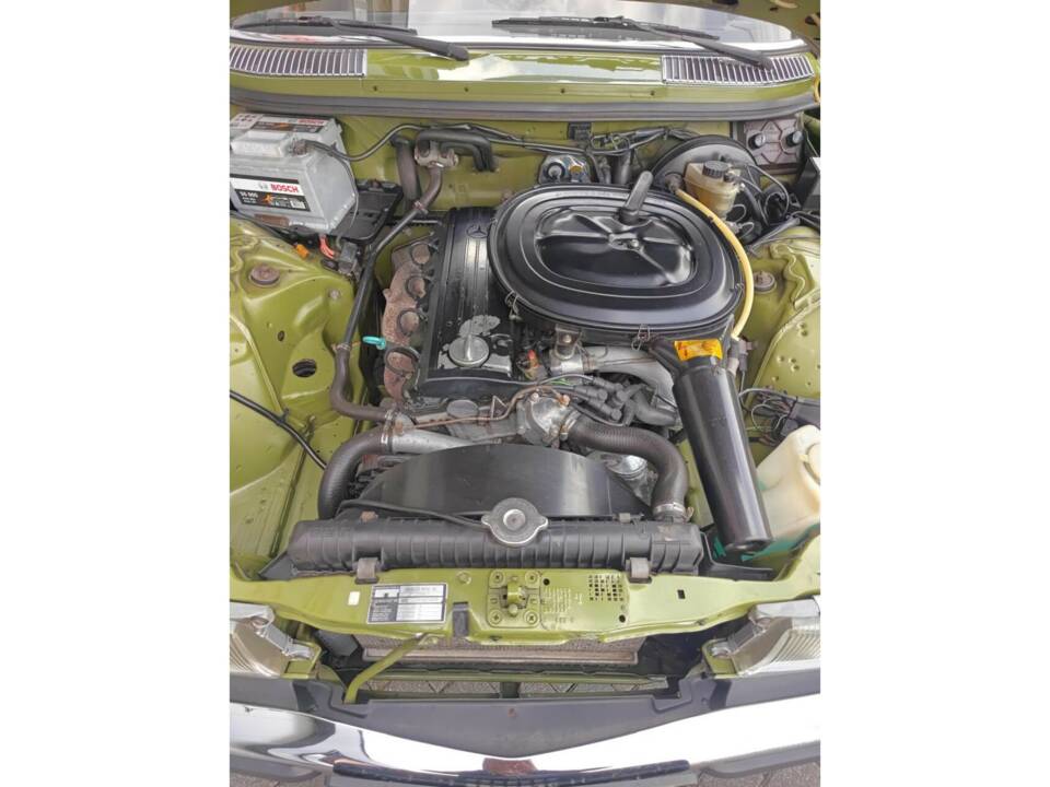 Immagine 46/50 di Mercedes-Benz 230 CE (1982)