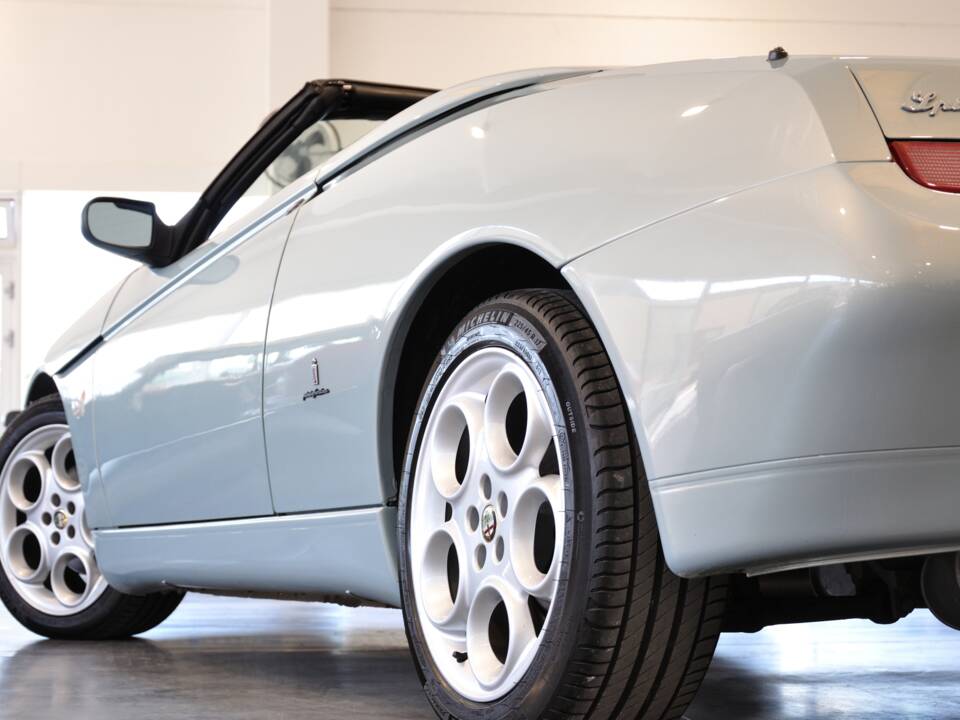 Immagine 2/41 di Alfa Romeo Spider 3.0 V6 12V (2000)