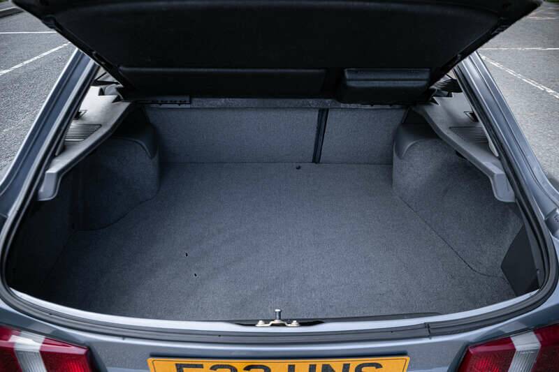 Image 43/46 of Ford Sierra RS Cosworth (1987)