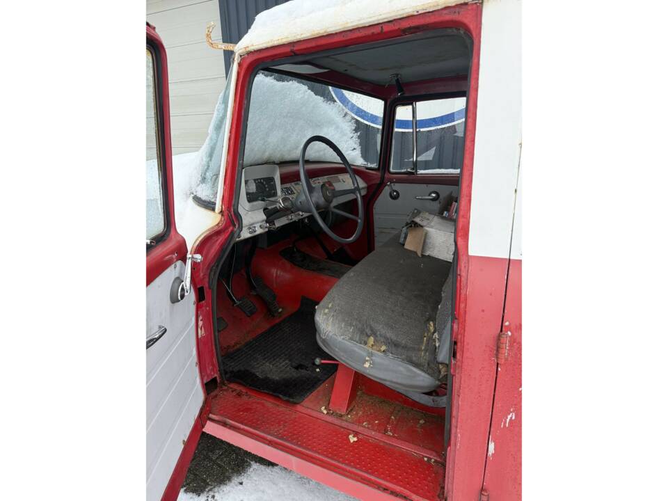 Afbeelding 2/7 van International Harvester C-130 (1963)