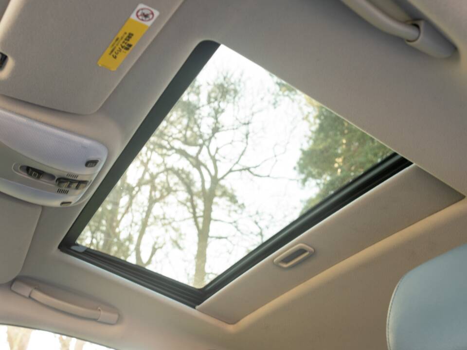 Image 7/50 of Mercedes-Benz CL 500 (2002)