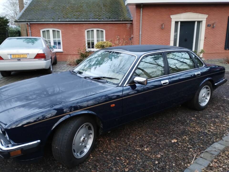 Image 8/8 of Jaguar XJ 6 4.0 (1994)
