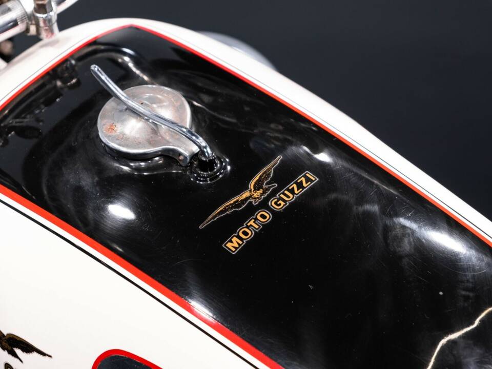 Immagine 20/30 di Moto Guzzi V 7 (1967)
