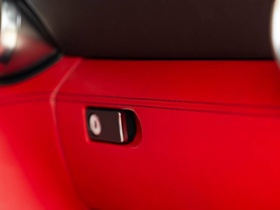 Image 44/50 of Mercedes-Benz SLS AMG (2010)