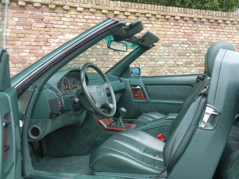 Obraz 3/50 pojazdu Mercedes-Benz 300 SL-24 (1992)