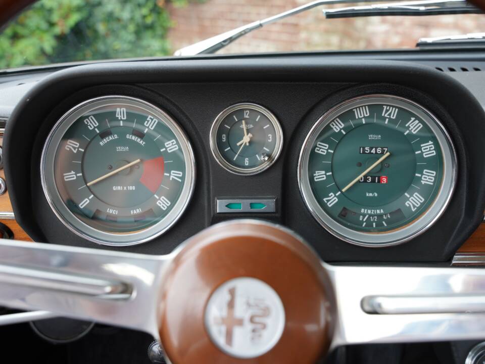 Bild 22/50 von Alfa Romeo Giulia 1300 TI (1972)