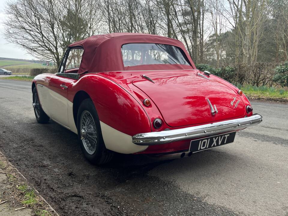 Image 19/21 de Austin-Healey 3000 Mk II (BN7) (1962)