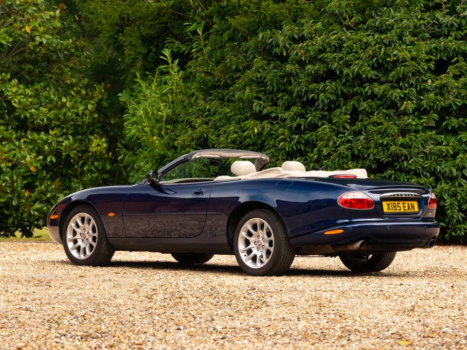 Imagen 36/41 de Jaguar XKR (2001)