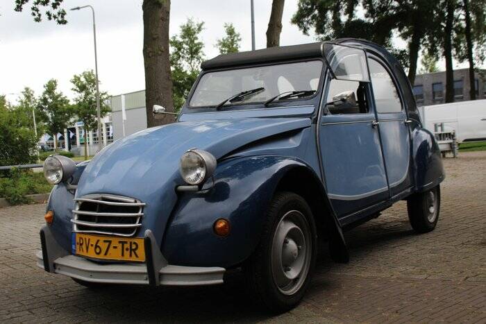 Image 2/7 de Citroën 2 CV 6 Club (1987)