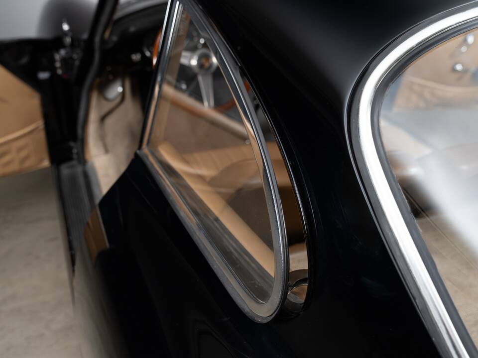 Image 32/34 of Porsche 356 C 1600 SC (1964)