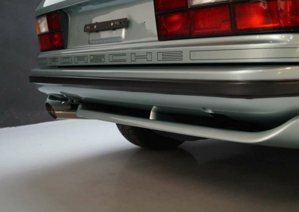 Image 31/50 de Porsche 944 Turbo (1986)