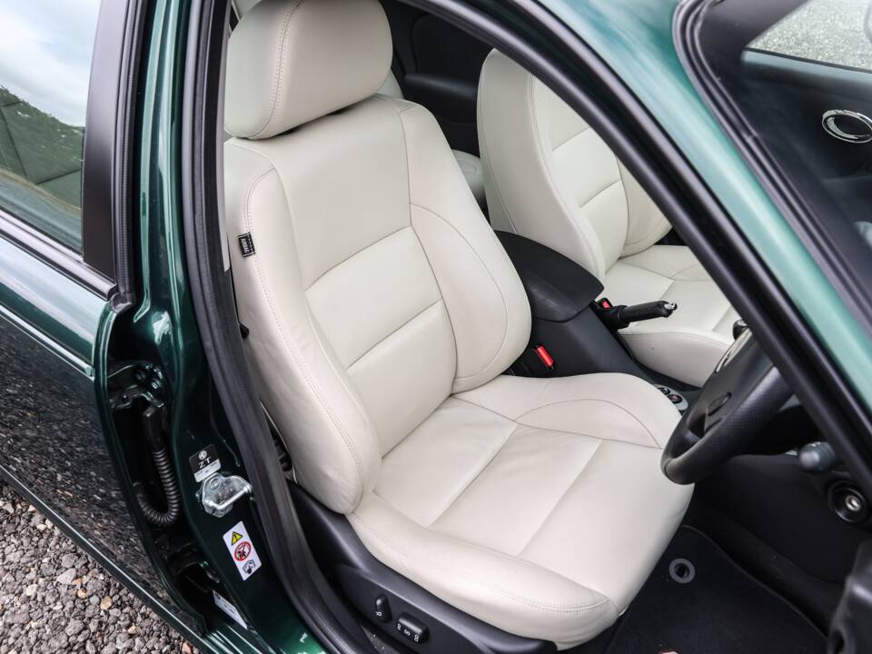 Image 24/26 of MG ZT 260 (2004)