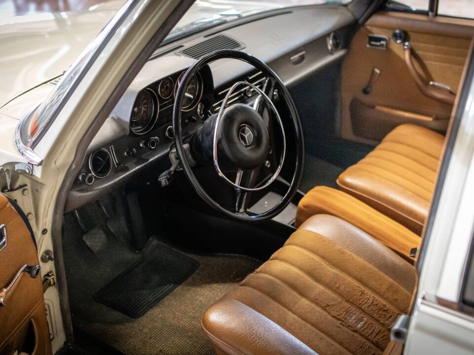 Afbeelding 8/19 van Mercedes-Benz 200 D (1968)