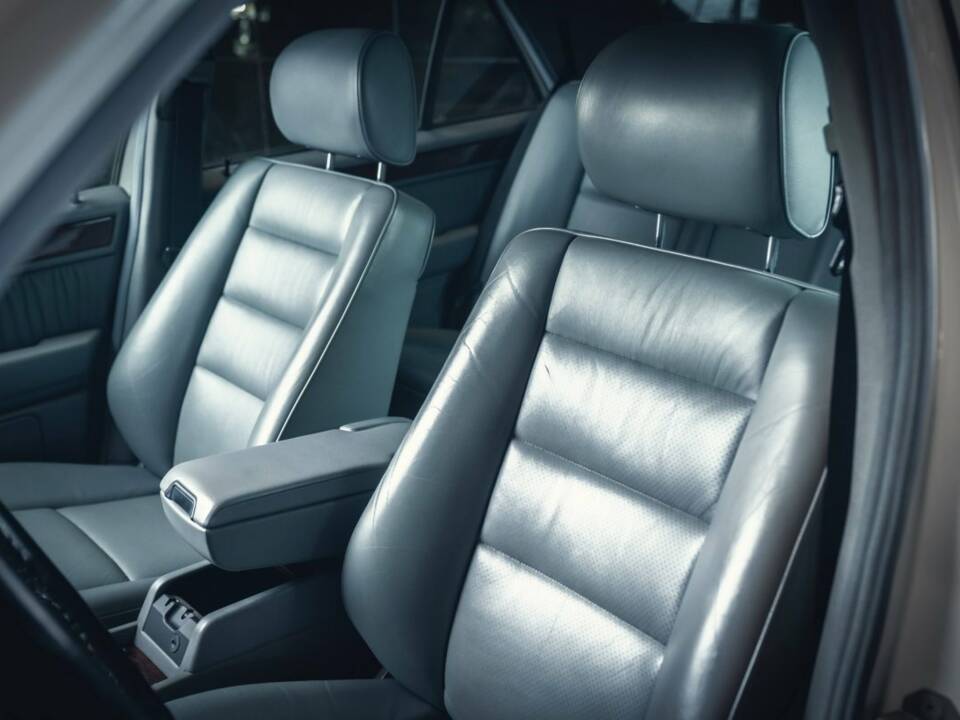 Image 12/15 of Mercedes-Benz E 420 (1995)