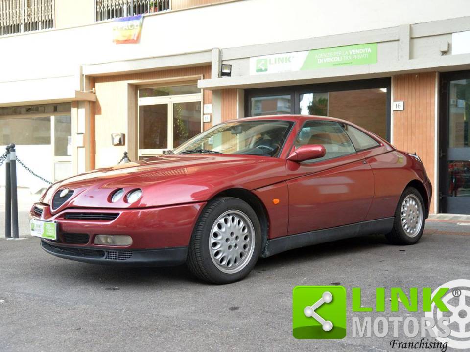 Immagine 2/10 di Alfa Romeo GTV 2.0 V6 Turbo (1996)