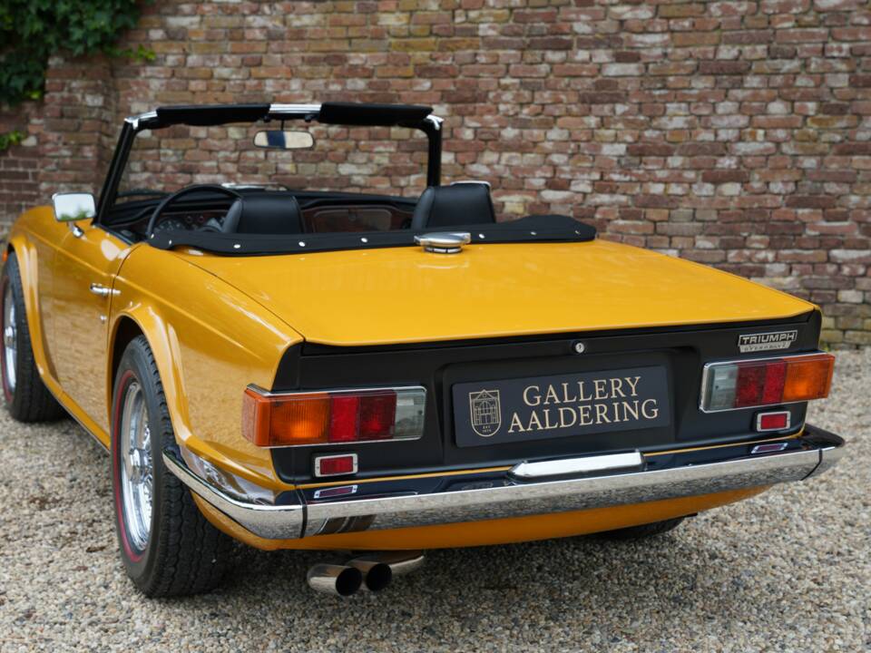 Image 37/50 of Triumph TR 6 (1971)