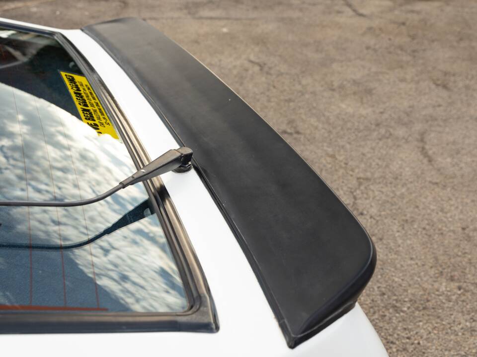 Bild 21/37 von Toyota Corolla GT (1986)
