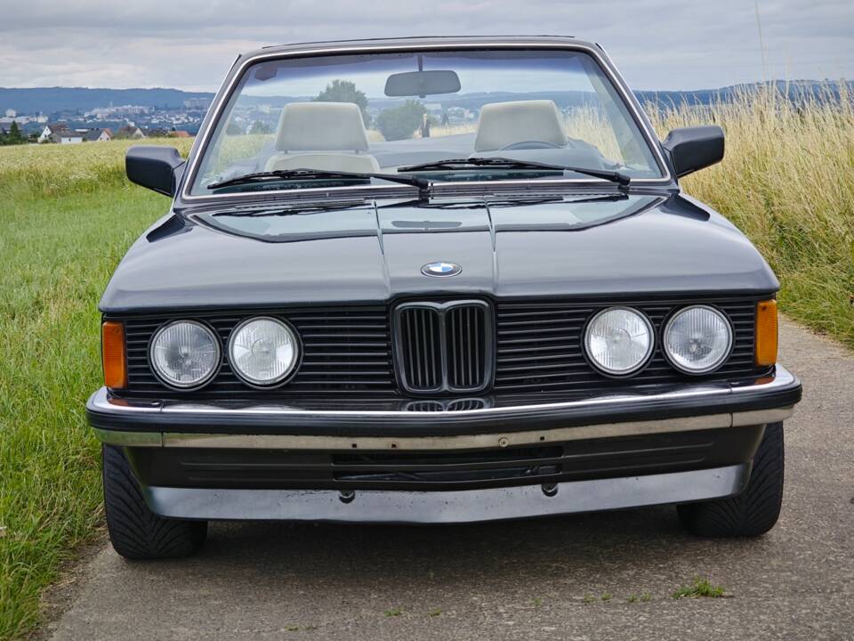 Imagen 3/21 de BMW 323i (1982)