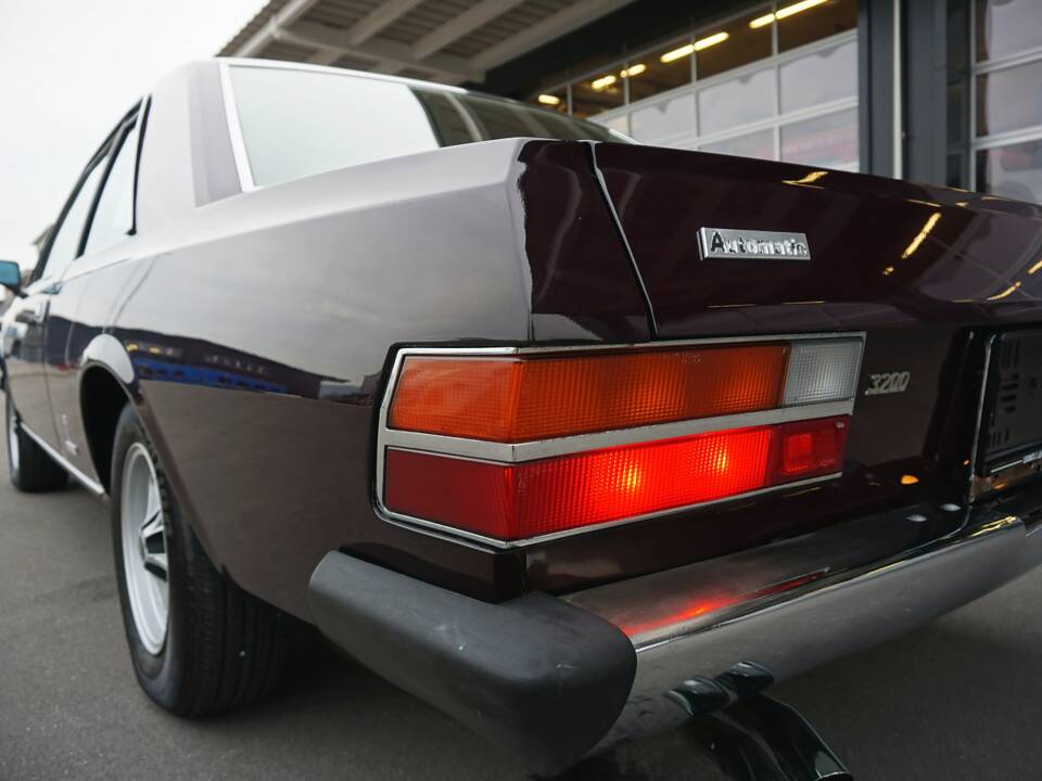 Image 28/74 of FIAT 130 Coupé (1973)