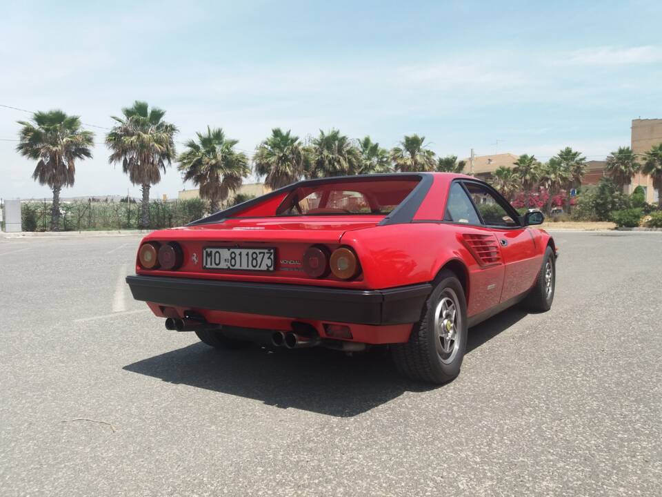 Image 2/73 de Ferrari Mondial Quattrovalvole (1984)