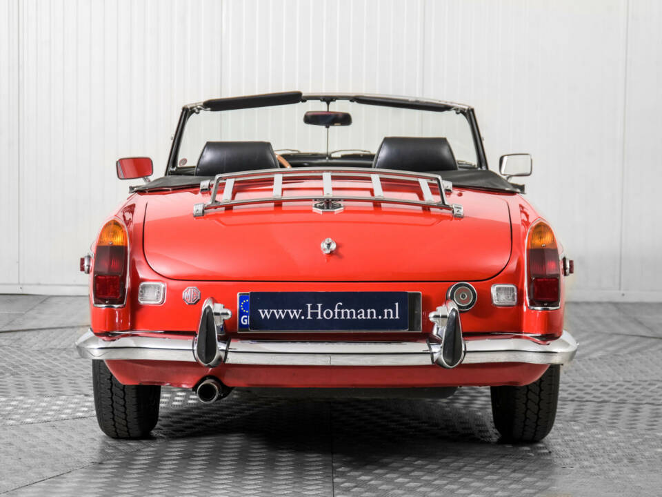 Bild 13/50 von MG MGB (1971)