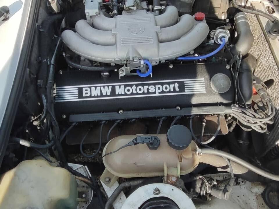 Bild 9/9 von BMW 325ix (1988)