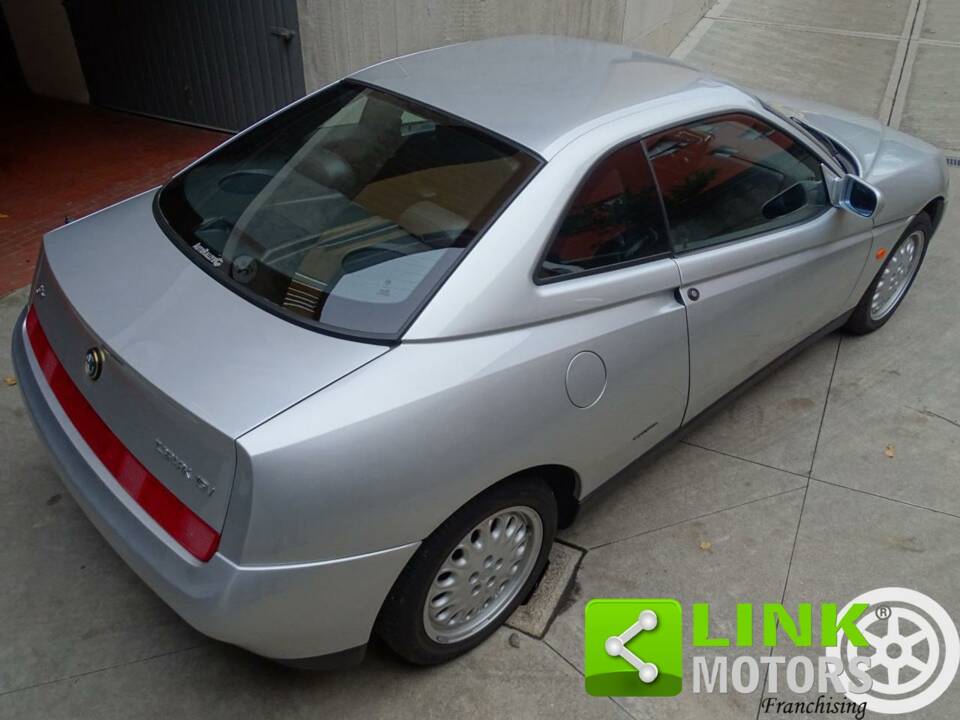 Afbeelding 8/10 van Alfa Romeo GTV 2.0 Twin Spark (1997)