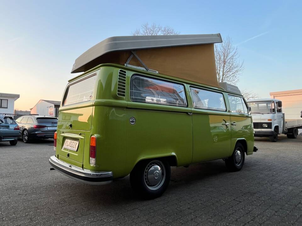 Image 14/57 of Volkswagen T2b Westfalia (1978)