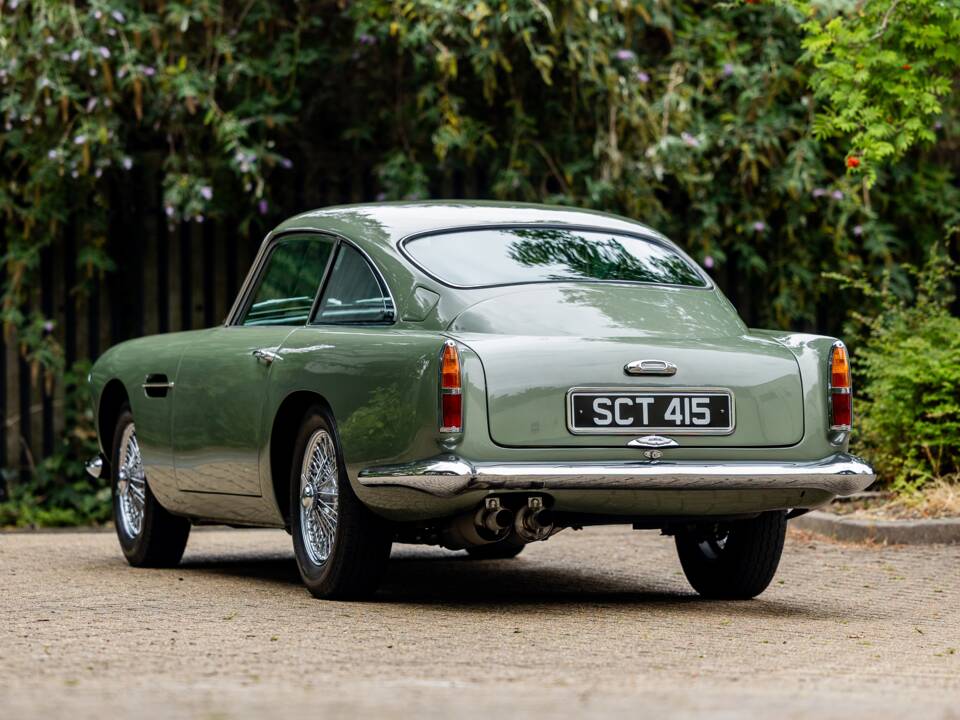 Image 3/50 de Aston Martin DB 4 (1960)