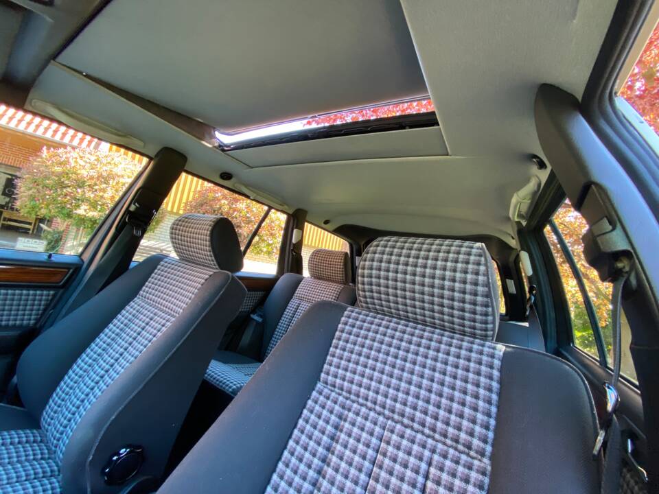 Bild 24/33 von Mercedes-Benz E 200 T (1994)