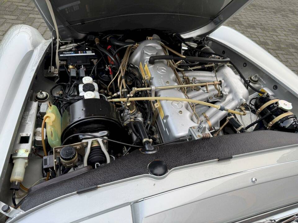 Bild 31/36 von Mercedes-Benz 280 SL (1970)